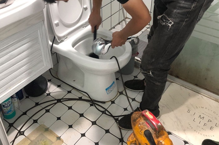 新龙镇疏通下水道